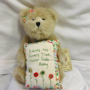 Boyds Colletion Bear - "Mia Goodfriends"